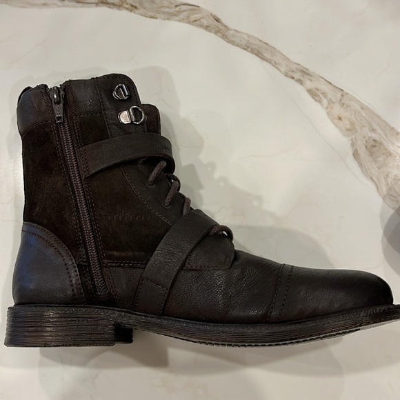 NWOT Levi’s dark brown leather and suede moto style lace, zip and buckle boots - Picture 5 of 10